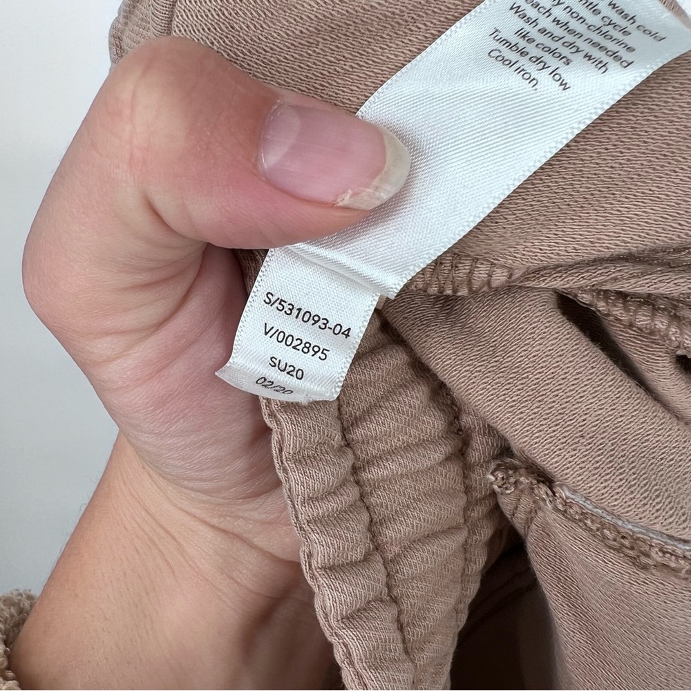 SOLD Athleta Silt Taupe Tan Farallon Cargo Crop Casual Sweatpants - Picture 8 of 8